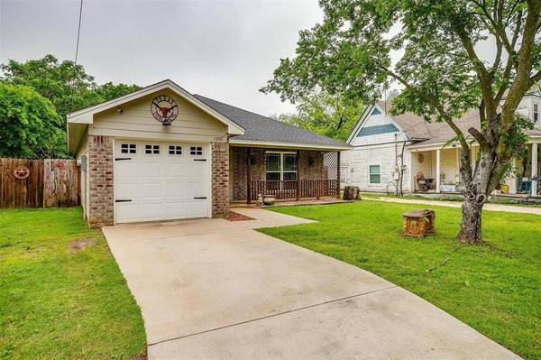 1307 N Robinson Street, Cleburne, TX 76031