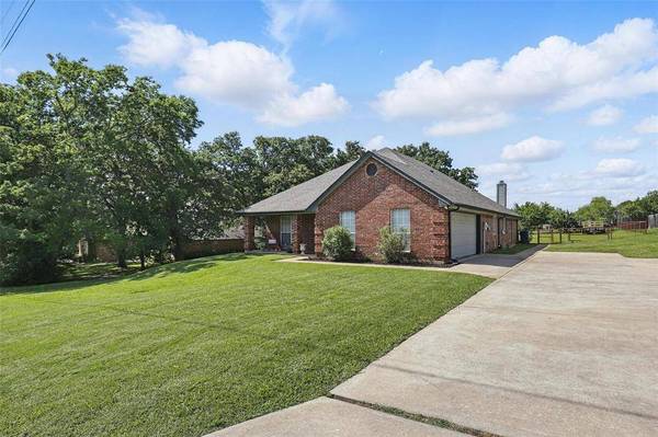 3021 Marquise Court, Burleson, TX 76028