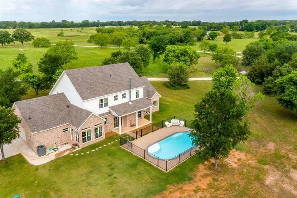 182 Hcr 1431, Covington, TX 76636