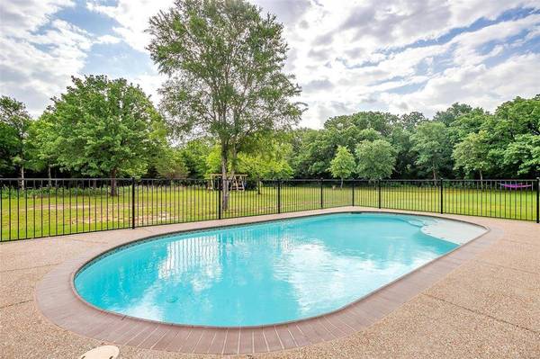 182 Hcr 1431, Covington, TX 76636