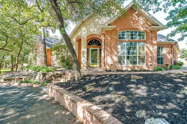 1201 W Buffalo Trail, Joshua, TX 76058