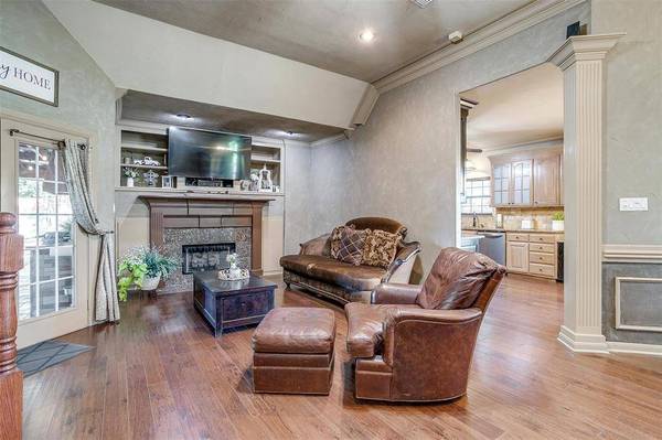 1201 W Buffalo Trail, Joshua, TX 76058