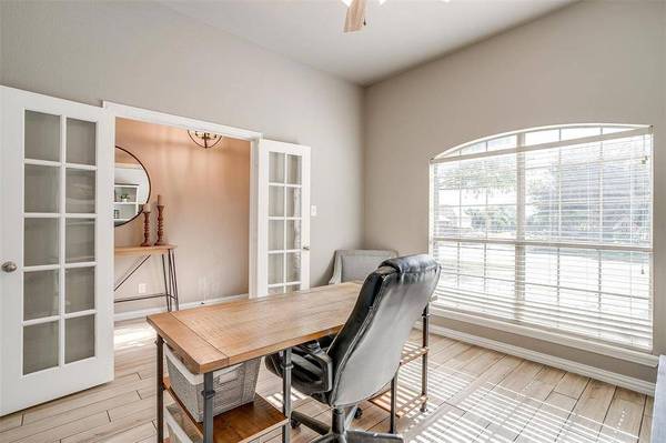 920 Monticello Drive, Burleson, TX 76028