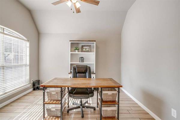 920 Monticello Drive, Burleson, TX 76028