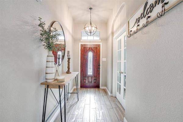 920 Monticello Drive, Burleson, TX 76028