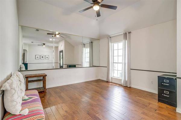 1100 Highcrest Drive, Burleson, TX 76028