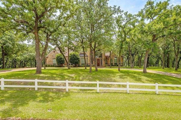 129 Country Vista Circle, Burleson, TX 76028
