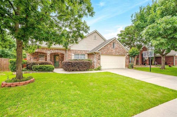 628 Bur Oak Drive, Burleson, TX 76028