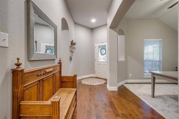 628 Bur Oak Drive, Burleson, TX 76028