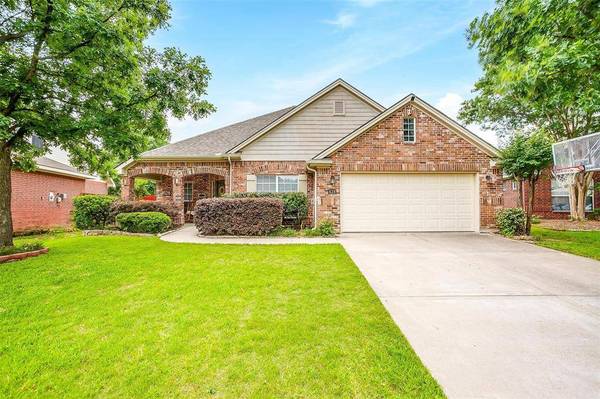 628 Bur Oak Drive, Burleson, TX 76028