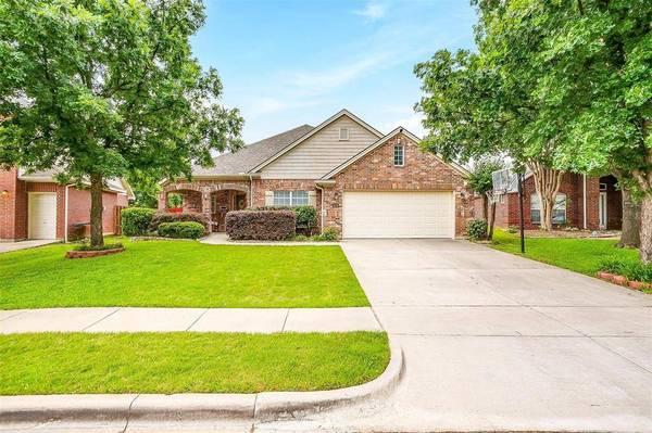 628 Bur Oak Drive, Burleson, TX 76028