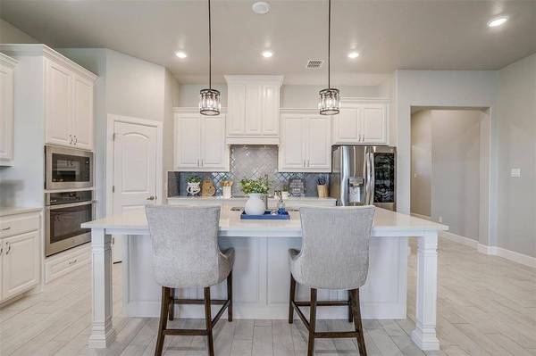 1733 Reverie Road, Burleson, TX 76028