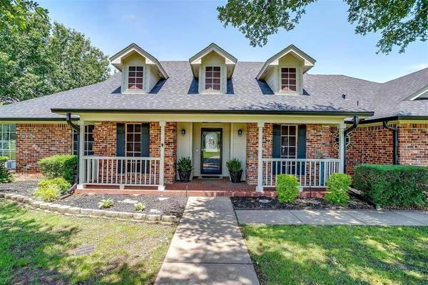 3809 Timbercrest Drive W, Burleson, TX 76028