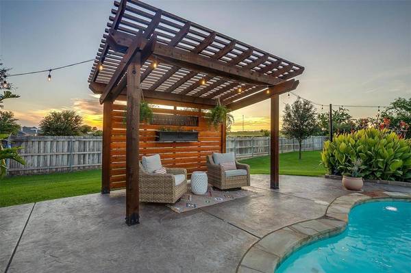 10300 Halter Drive, Fort Worth, TX 76126