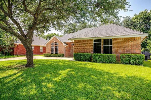 133 Sunny Meadows Drive, Burleson, TX 76028