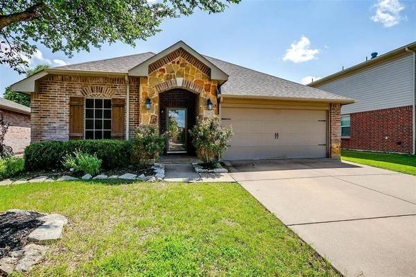 1347 Hillside Drive, Burleson, TX 76028
