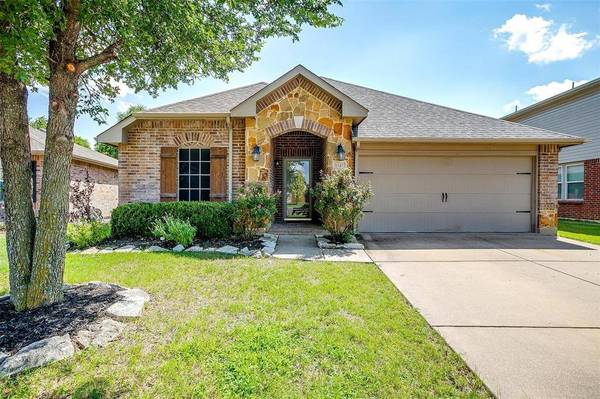 1347 Hillside Drive, Burleson, TX 76028