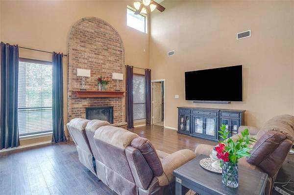 4307 Foxborough Trail, Arlington, TX 76001