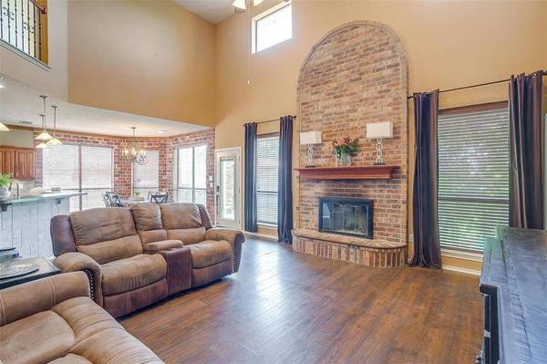 4307 Foxborough Trail, Arlington, TX 76001