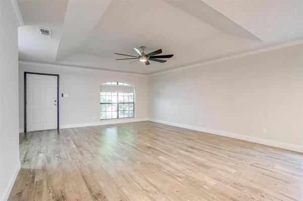 7008 Bentley Avenue, Fort Worth, TX 76137