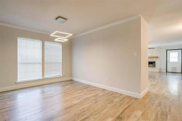 7008 Bentley Avenue, Fort Worth, TX 76137