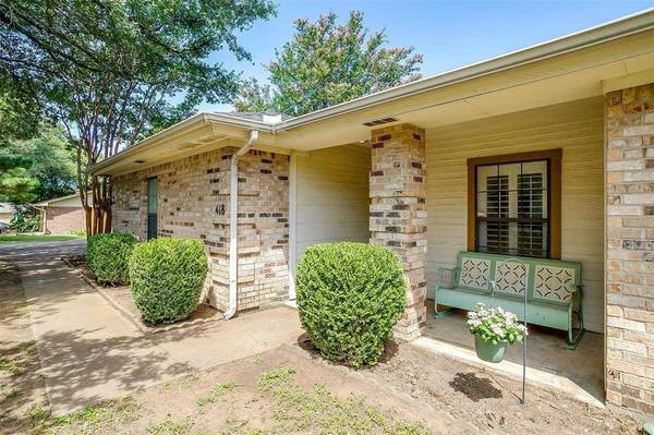 418 Country Meadow Drive, Mansfield, TX 76063