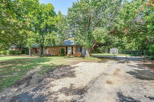 12505 White Oak Drive, Burleson, TX 76028