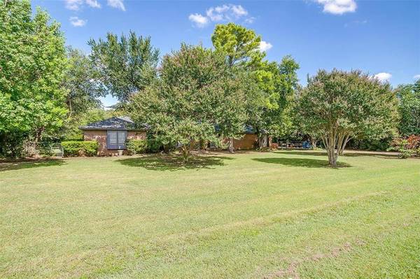 12505 White Oak Drive, Burleson, TX 76028