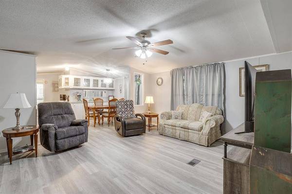 6606 Blue Water Court, Granbury, TX 76049