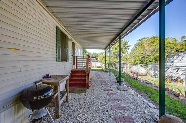 6606 Blue Water Court, Granbury, TX 76049