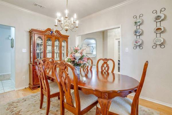 840 Heberle Drive, Burleson, TX 76028