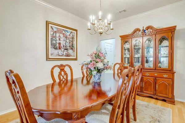 840 Heberle Drive, Burleson, TX 76028