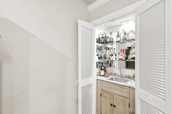 4801 Willow Run Court, Fort Worth, TX 76132