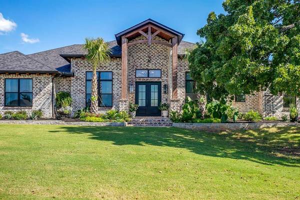 312 Pear Valley Lane, Burleson, TX 76028