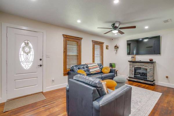 1400 Bennett Drive, Arlington, TX 76013