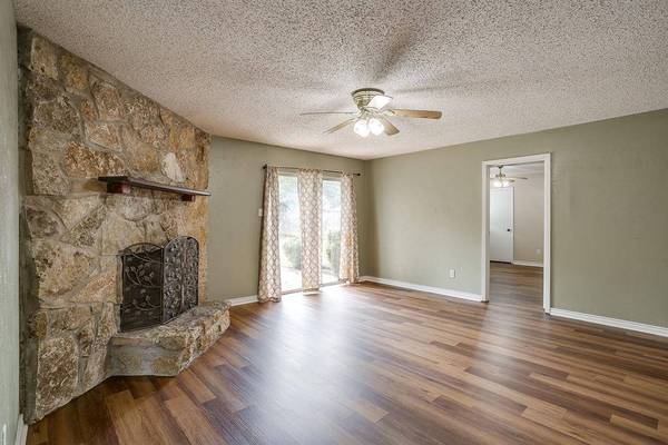 228 E Malone Avenue, Crowley, TX 76036