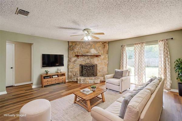 228 E Malone Avenue, Crowley, TX 76036