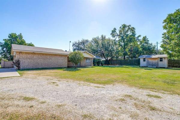1060 S Burleson Boulevard, Burleson, TX 76028