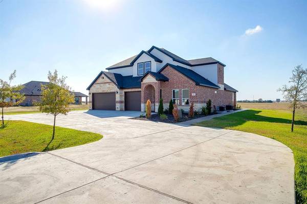 8024 Harvest Drive, Grandview, TX 76050