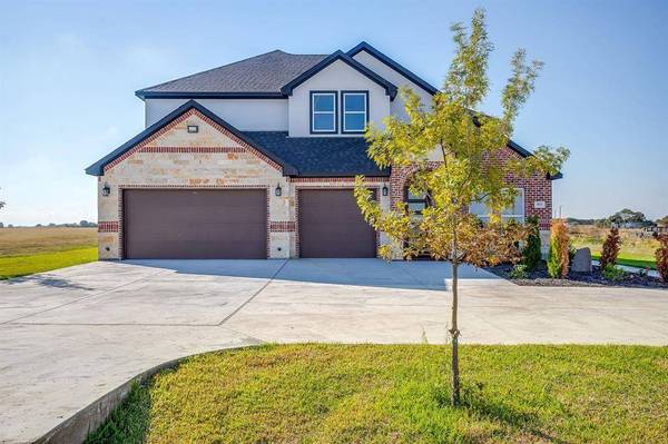 8024 Harvest Drive, Grandview, TX 76050