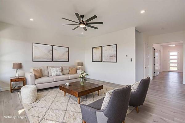 8024 Harvest Drive, Grandview, TX 76050