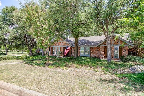 4801 Willow Run Court, Fort Worth, TX 76132