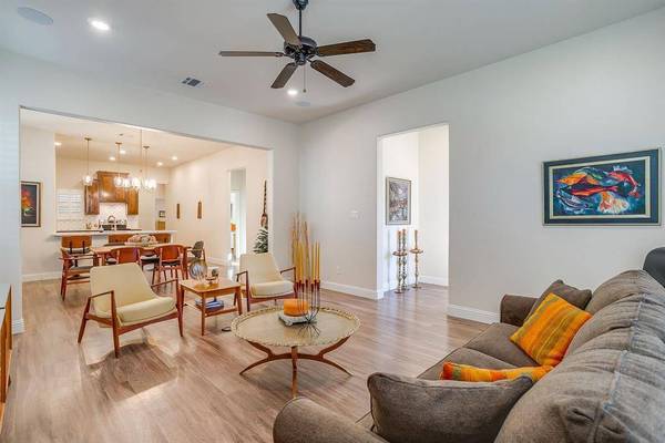 616 Joy Court, Burleson, TX 76028