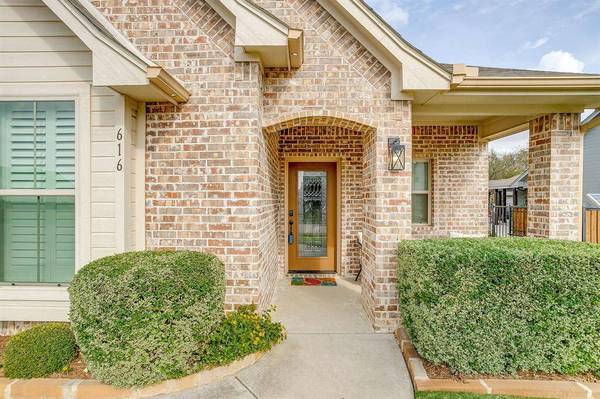 616 Joy Court, Burleson, TX 76028