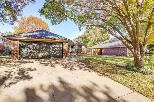 1108 Windy Meadows Drive, Burleson, TX 76028