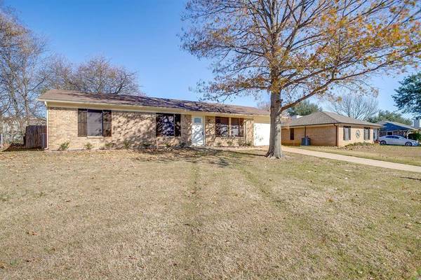 809 Springhill Drive, Burleson, TX 76028