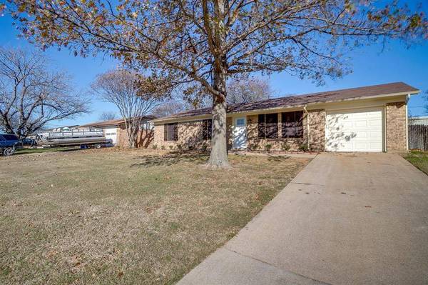 809 Springhill Drive, Burleson, TX 76028