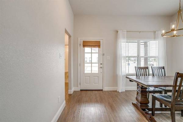 544 Ryer Trail, Burleson, TX 76028