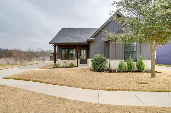 544 Ryer Trail, Burleson, TX 76028