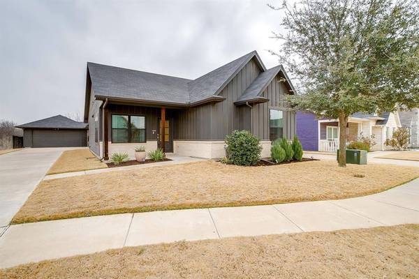 544 Ryer Trail, Burleson, TX 76028